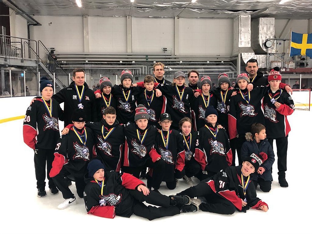 Menga yalangoch qolingni korsat