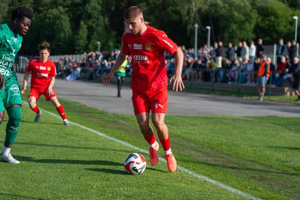 Torslanda IK och Norrby IF överens om övergången av Liam Björninger /  Torslanda IK - Fotboll - Herr